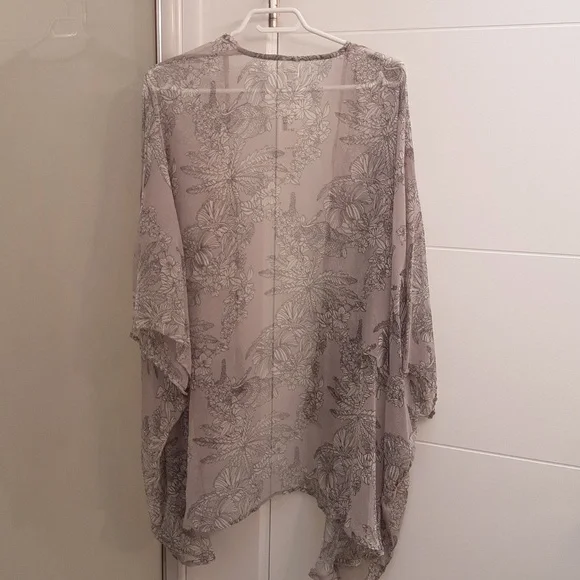 Cover up - Picture 2 of 3